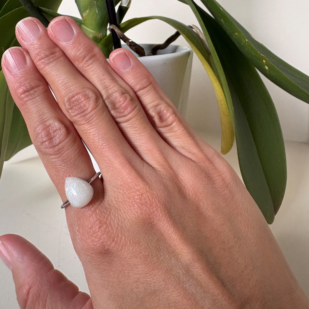 "Solo Leche Collection" Solo Gota Adjustable Ring